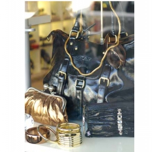 CHIC ON A MISSION - LOOKING FOR SOMETHING DIFFERENT !